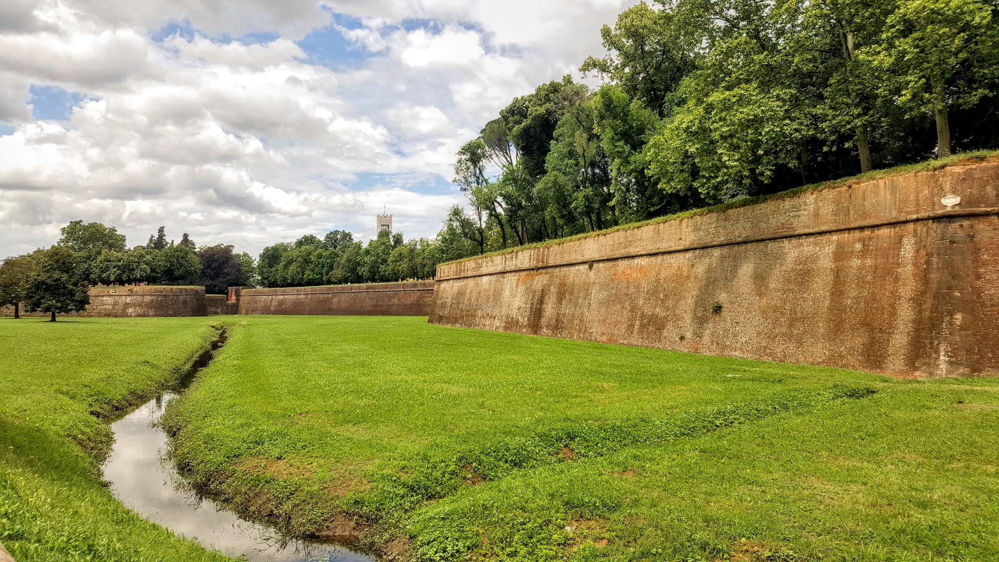 Die Stadtmauern von Lucca