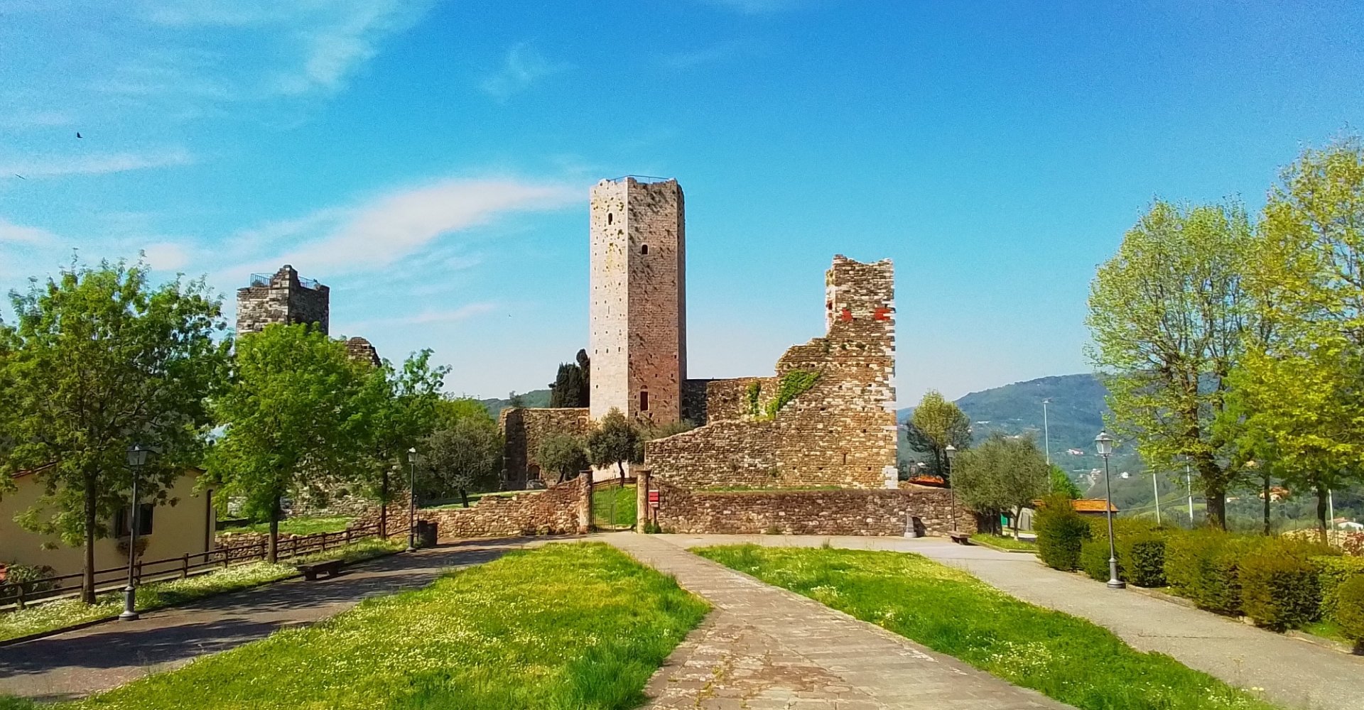 Rocca Nuova e vista sul borgo