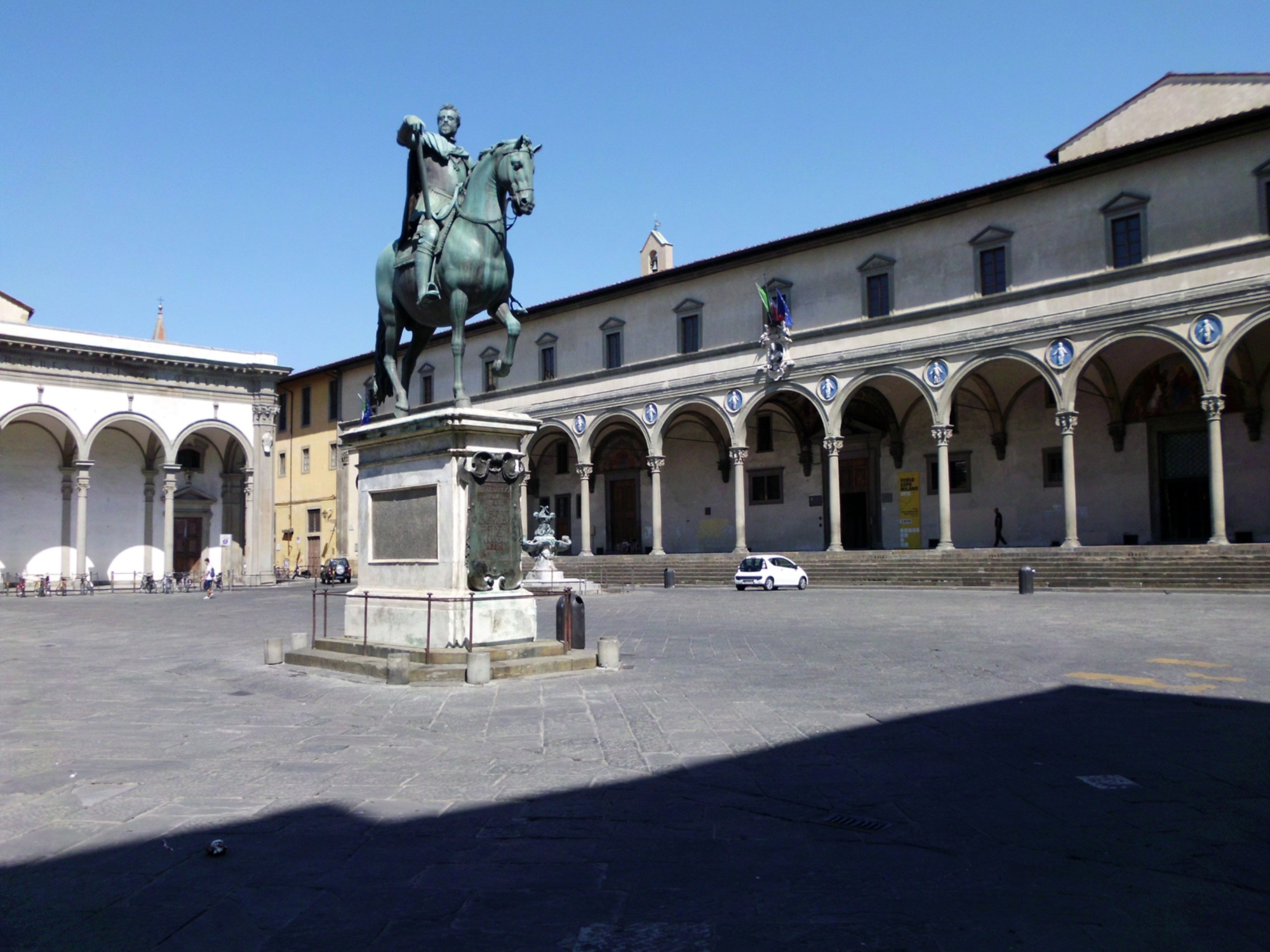 Plaza Santissima Annunziata y Logia del Museo de los Inocentes