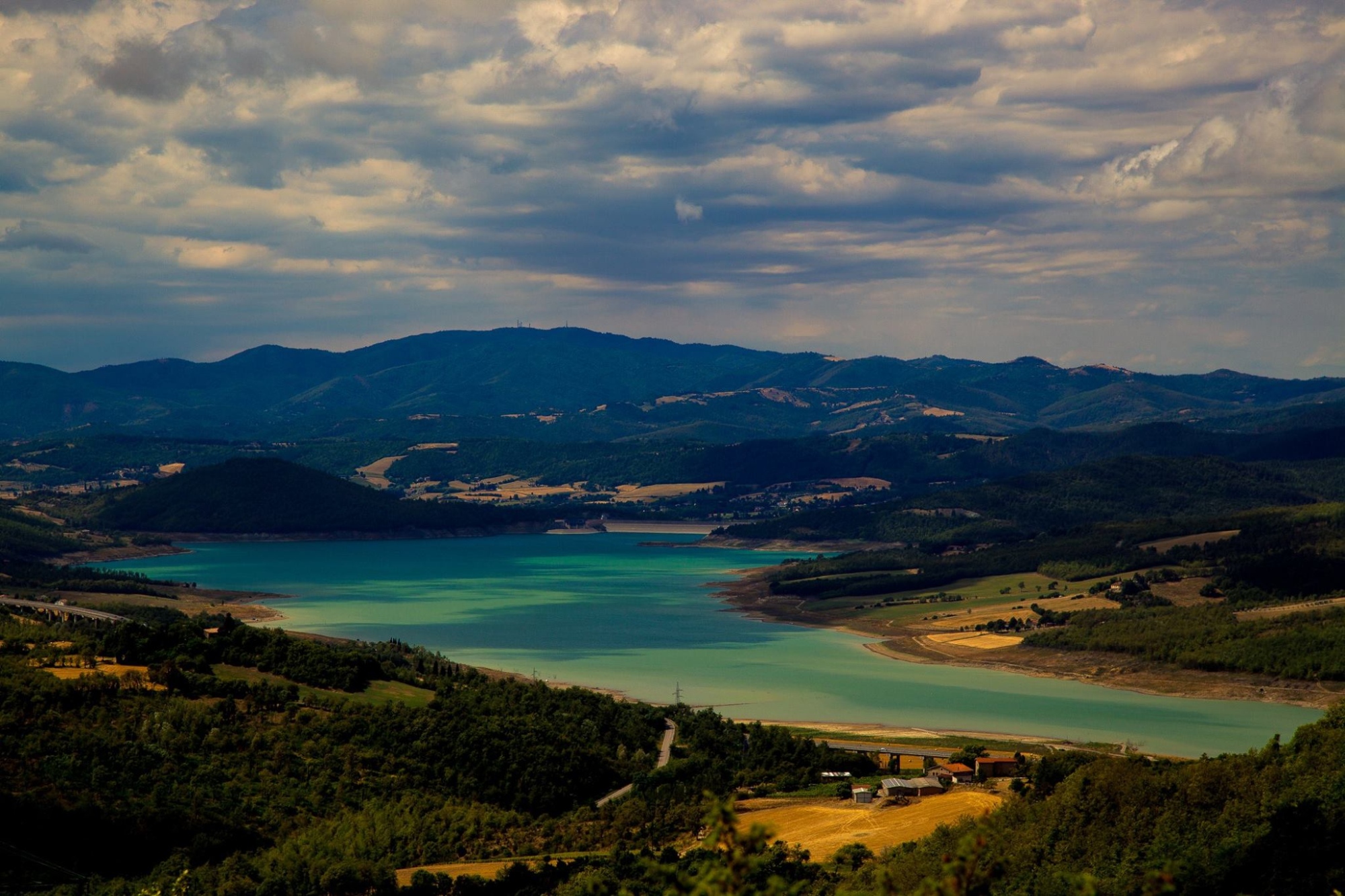 Il lago di Montedoglio è il lago più esteso della Toscana