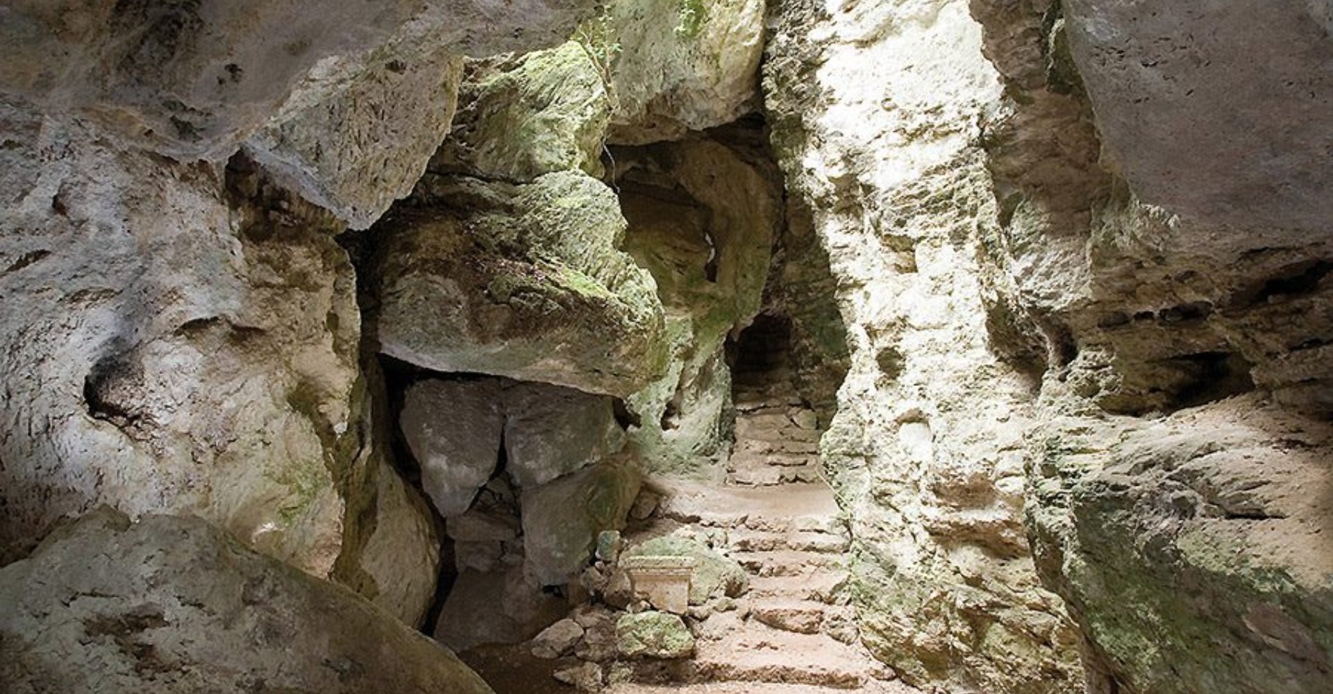 Cave - Cetona archeological park