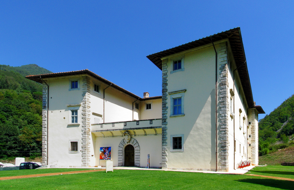 Serravezza Medici Palace