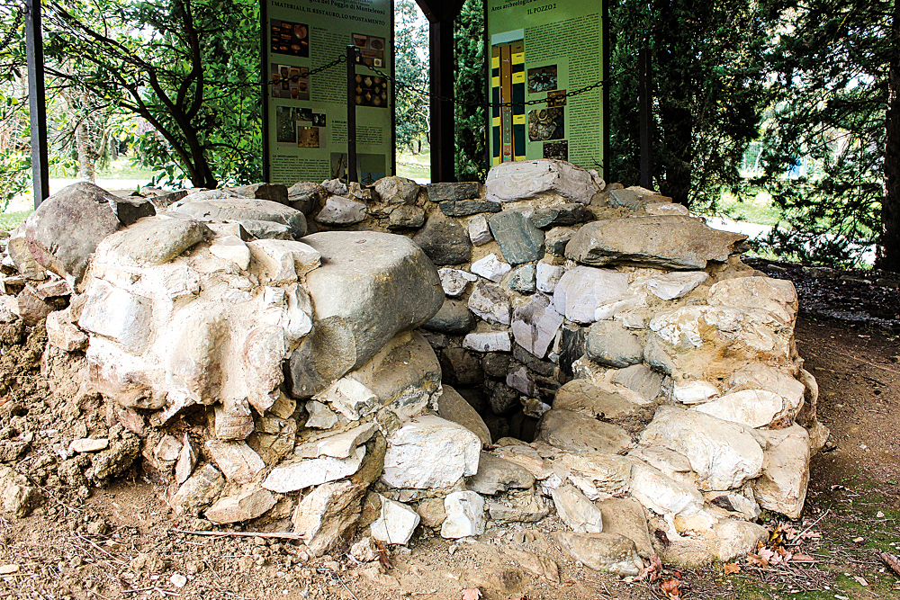 Il pozzo etrusco nei pressi di Santa Maria della Ginestra