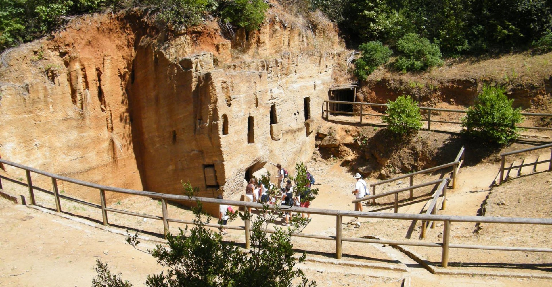 Parco archeologico Baratti e Populonia necropoli grotte