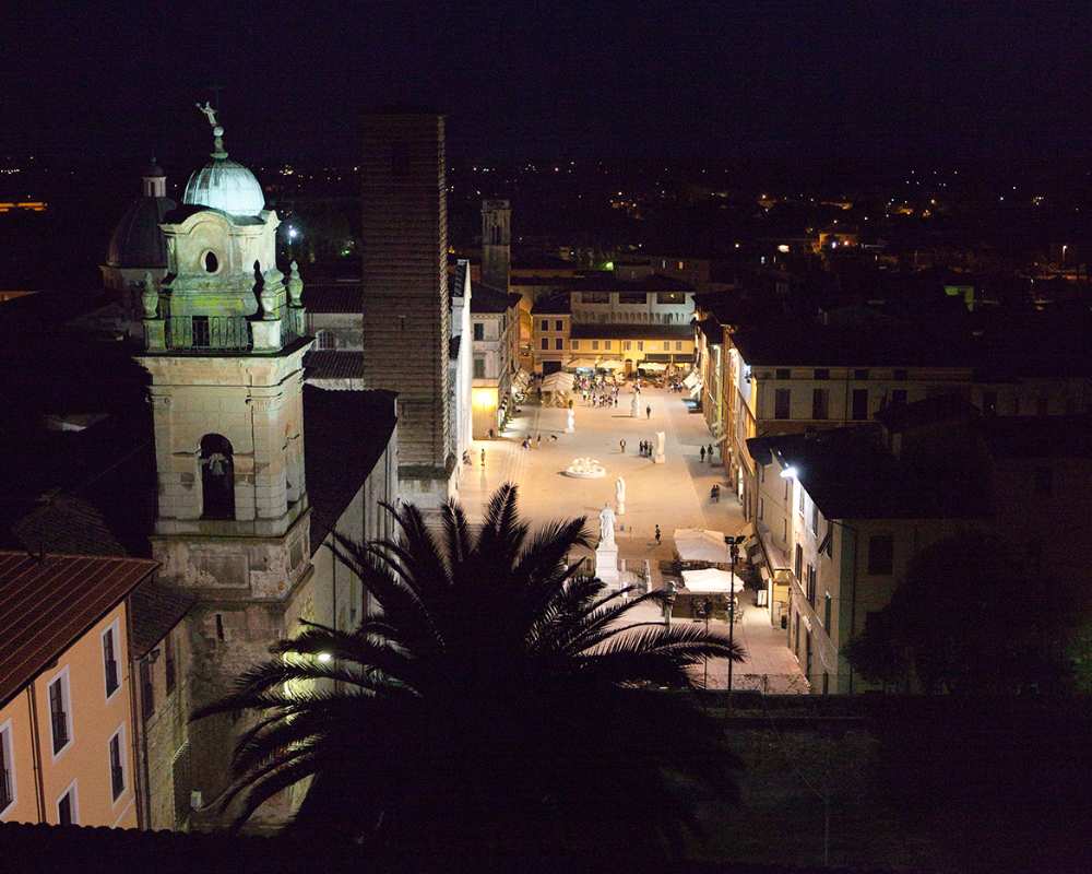Piazza Duomo in notturna