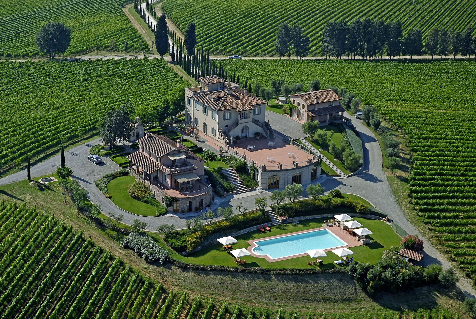 Special offer in Tuscany for spring 2023 at Poggio al Casone in the countryside not farm from Pisa