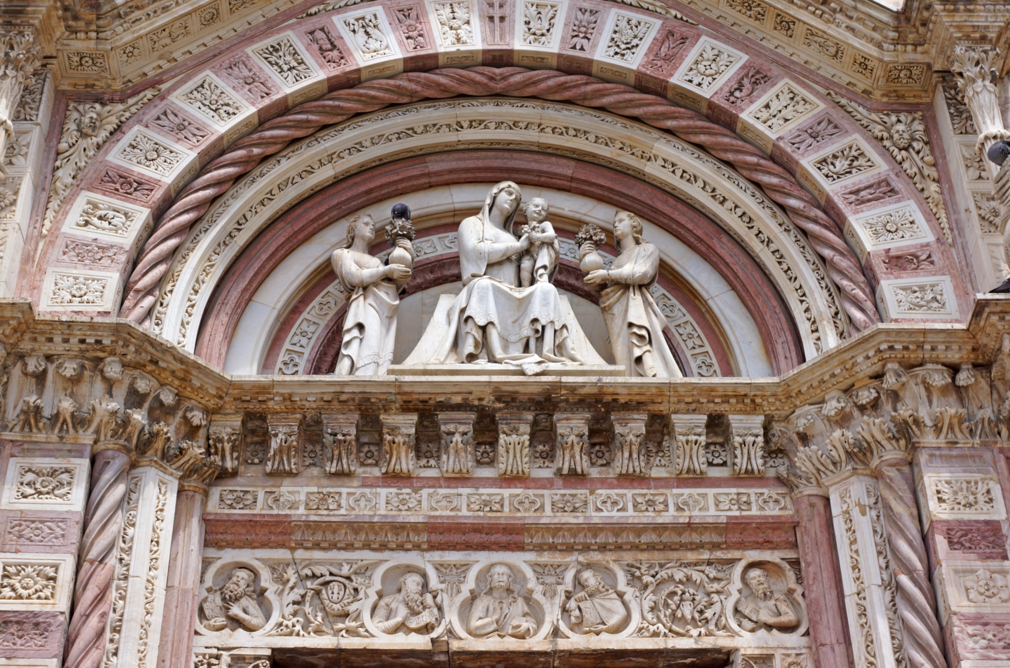 La facciata del Duomo