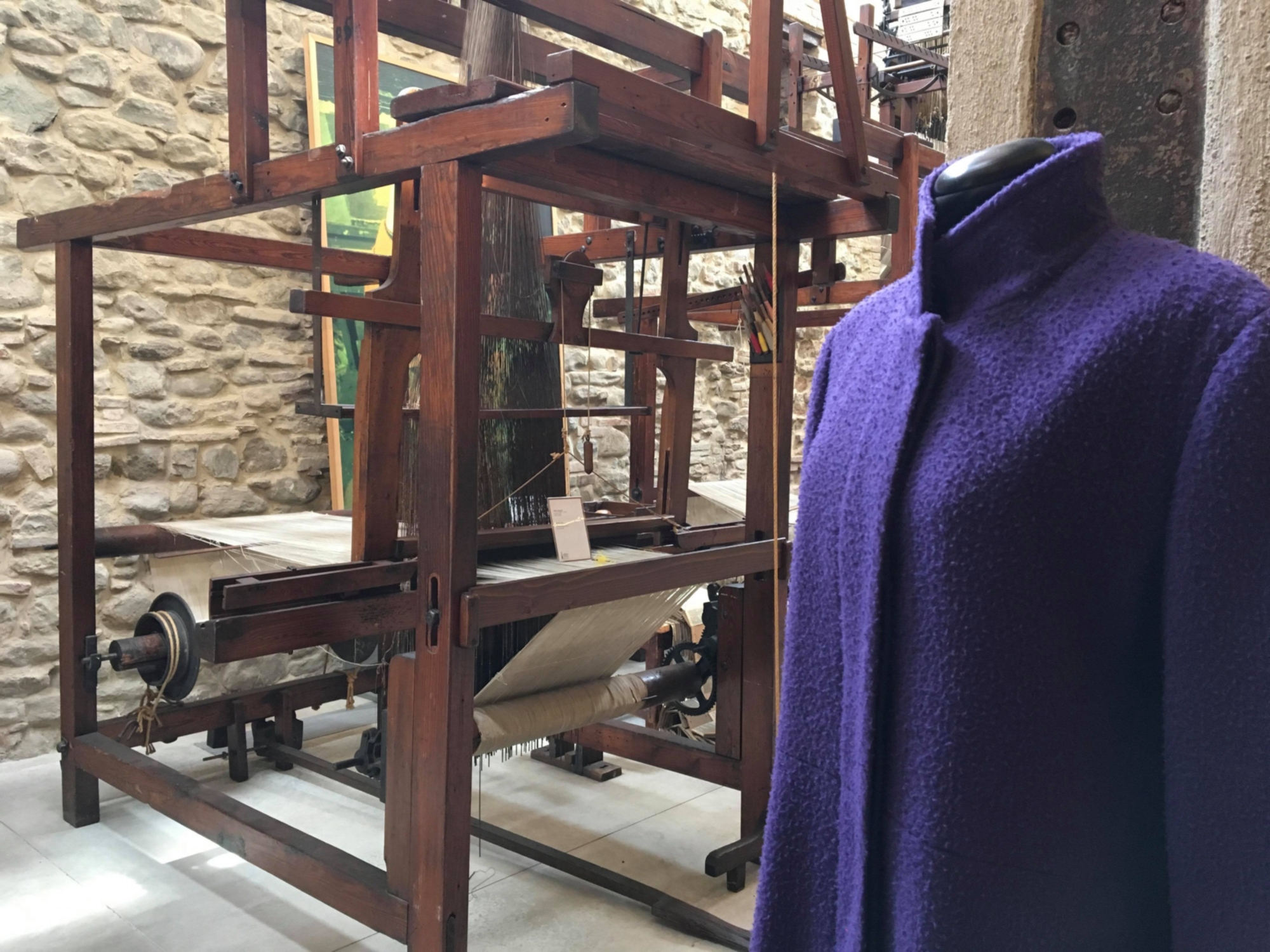 Casentino cloth on a traditional loom