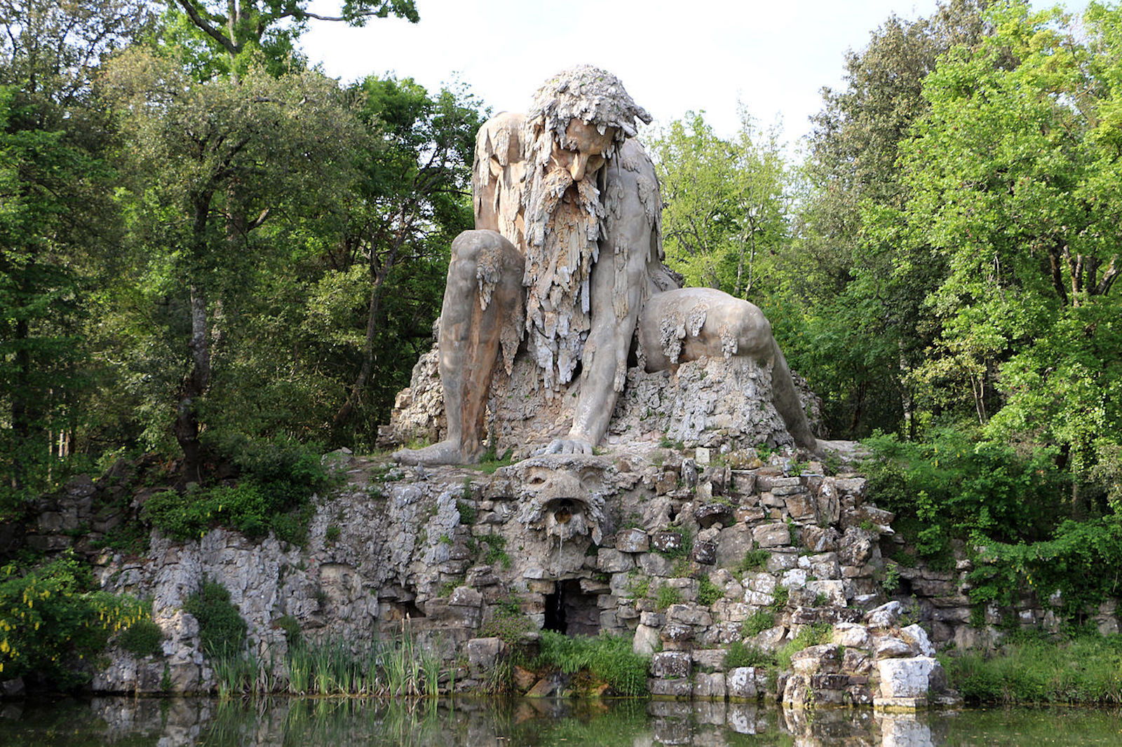 Il Colosso dell'Appennino di Giambologna nel Parco Mediceo di Pratolino