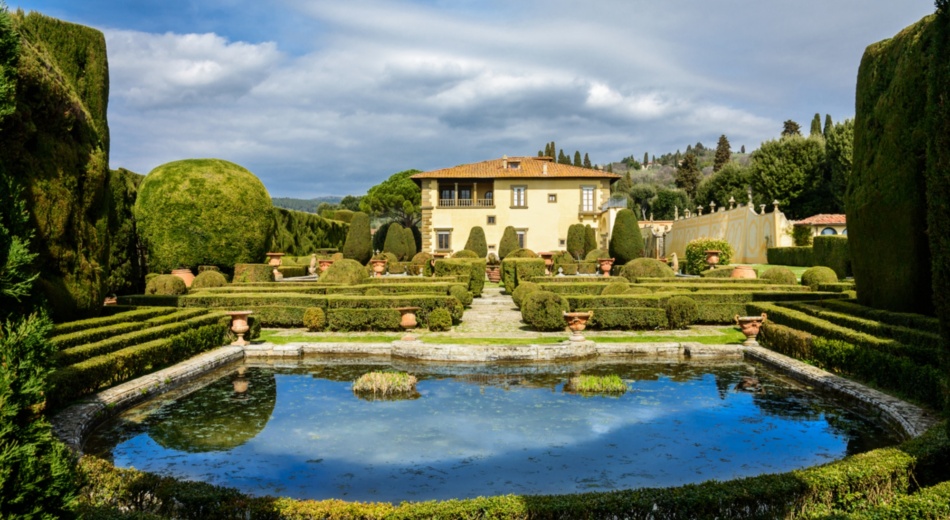 Villa Gamberaia with a lake and gardens, near the city of Settignano