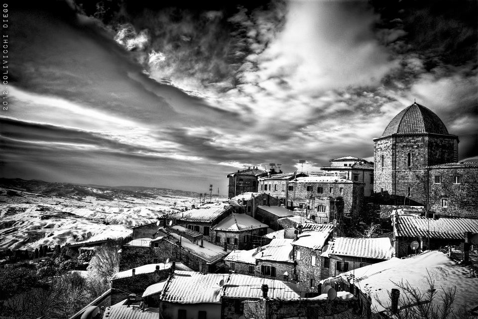 Volterra black & white