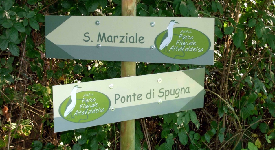 Signage on the Sentierelsa