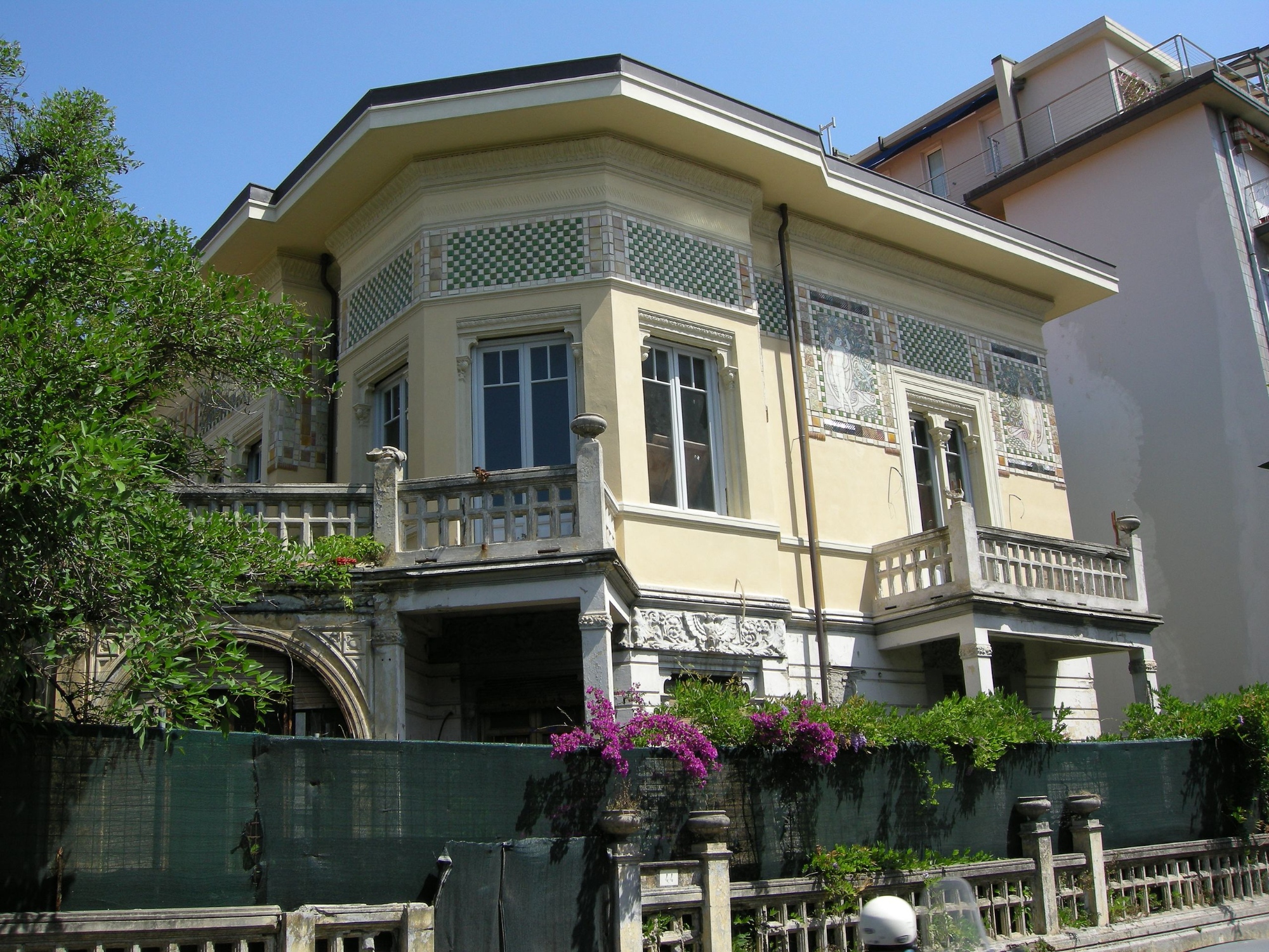 Villa Argentina in Viareggio